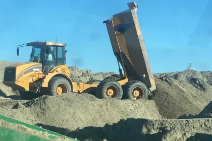 Bigger view of Grondverzet met dumper Hydrema 922d voorzien van 80 cm brede banden